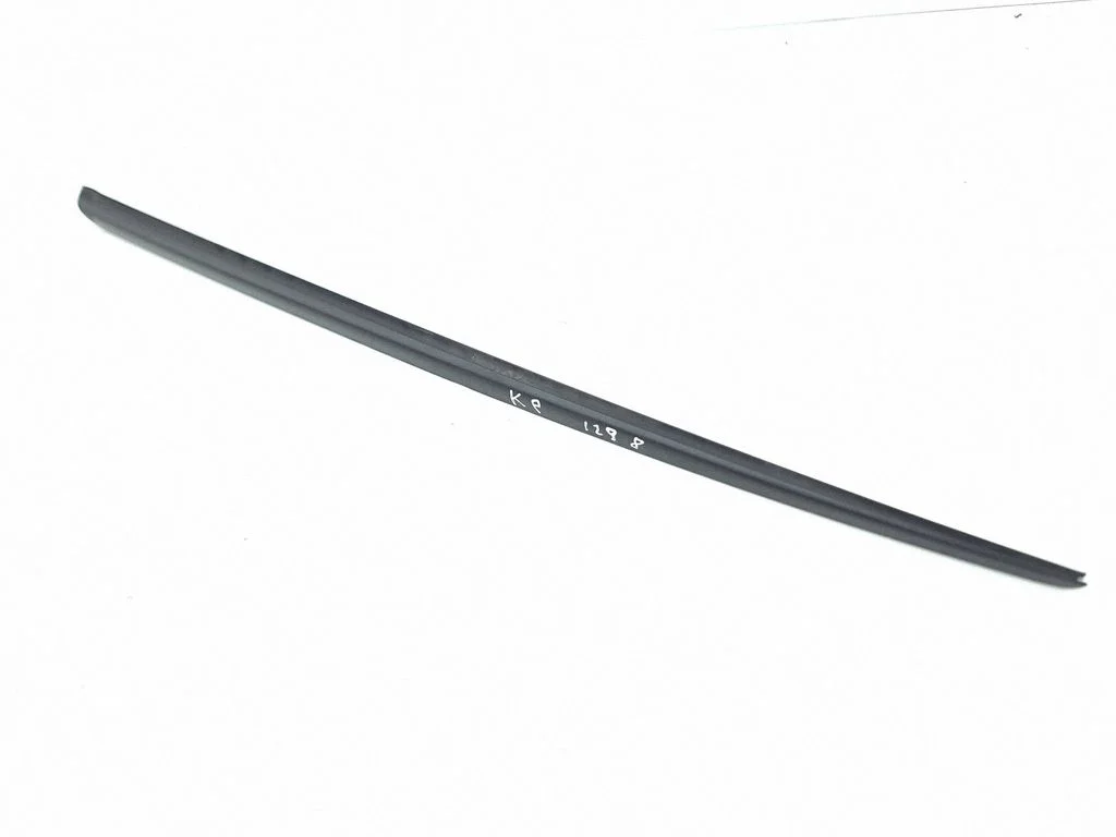 Esiklaasi liist 4K0854327