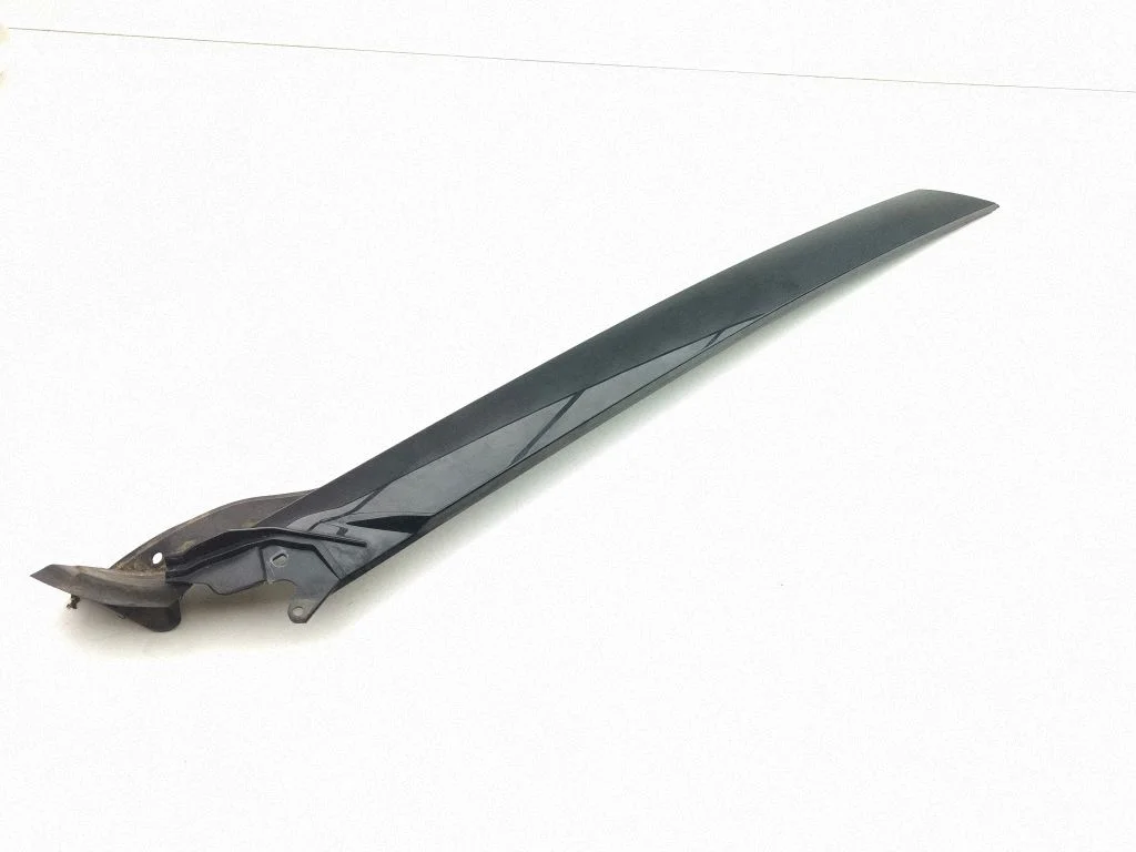 Windshield trim J8A2025A53A