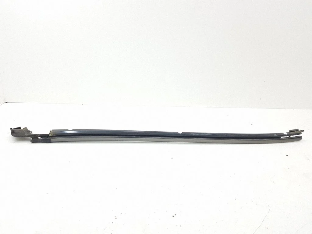 Windshield trim – Mercedes-Benz S-Class W220 (1998-2006)