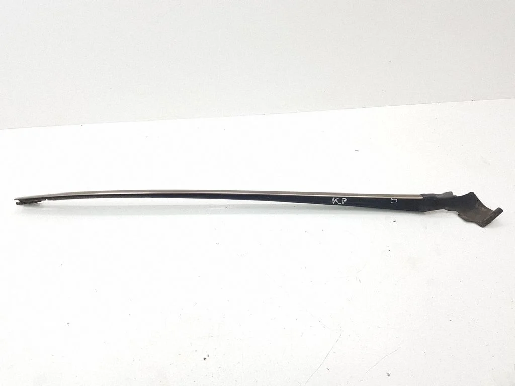 Windshield trim – Mercedes-Benz S-Class W220 (1998-2006)