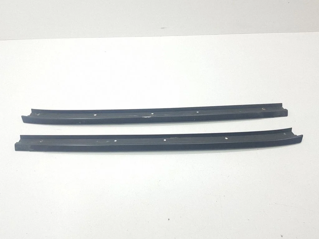 Windshield trim