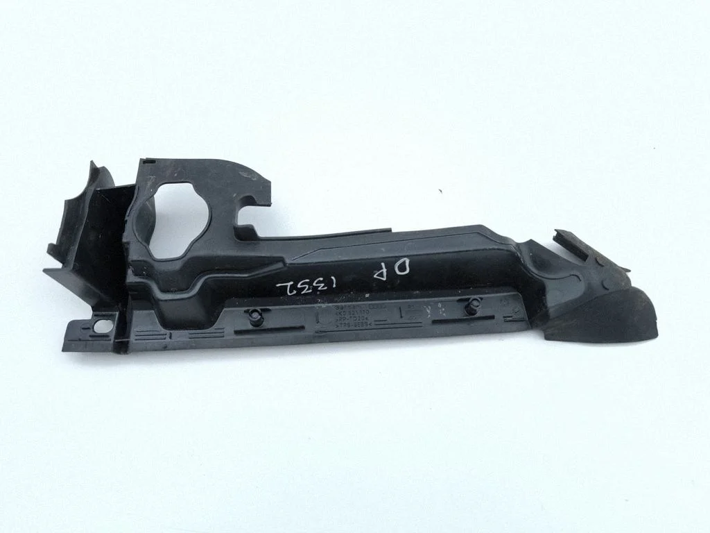 Fender end trim 4K0821170