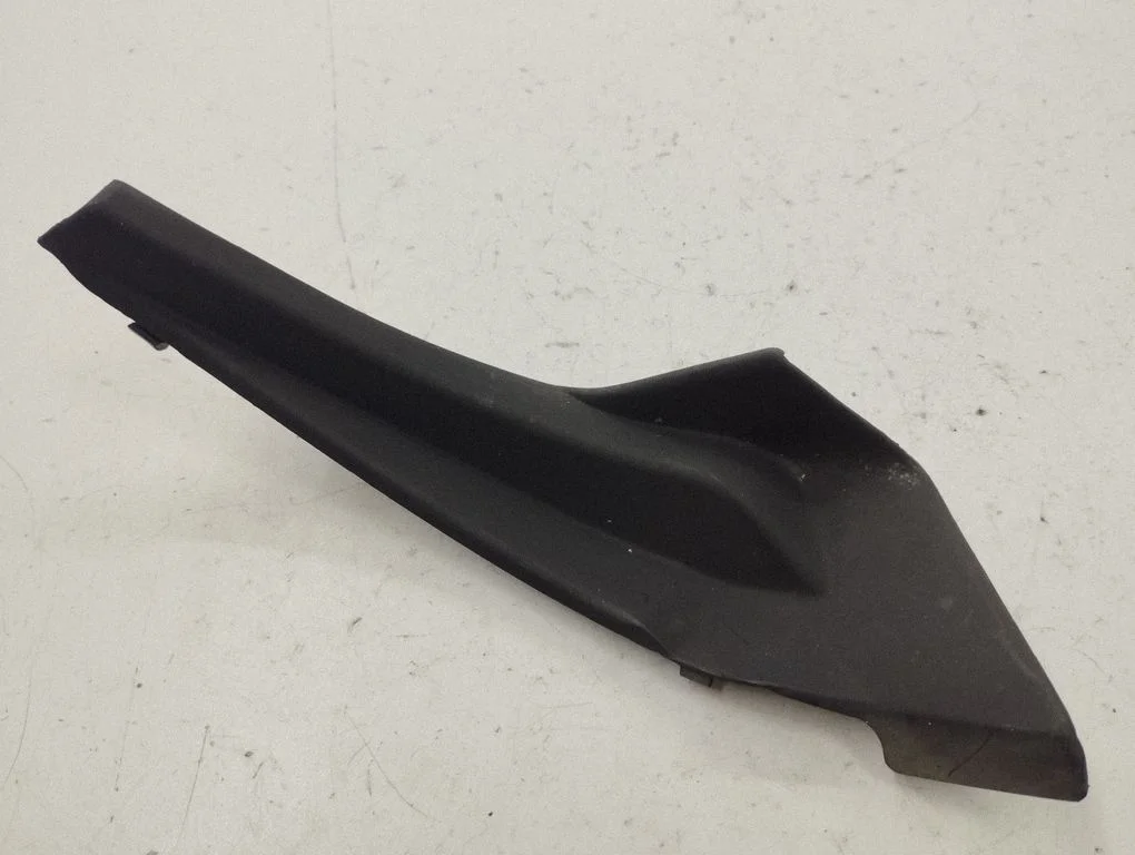 Fender end trim 66894JG000