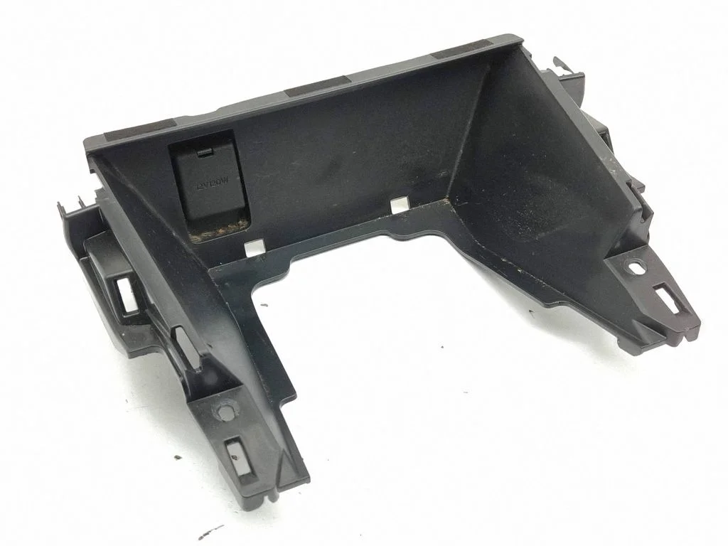 Gniazdo 12 V (przód) – Mazda CX-5 II (2017-2025)