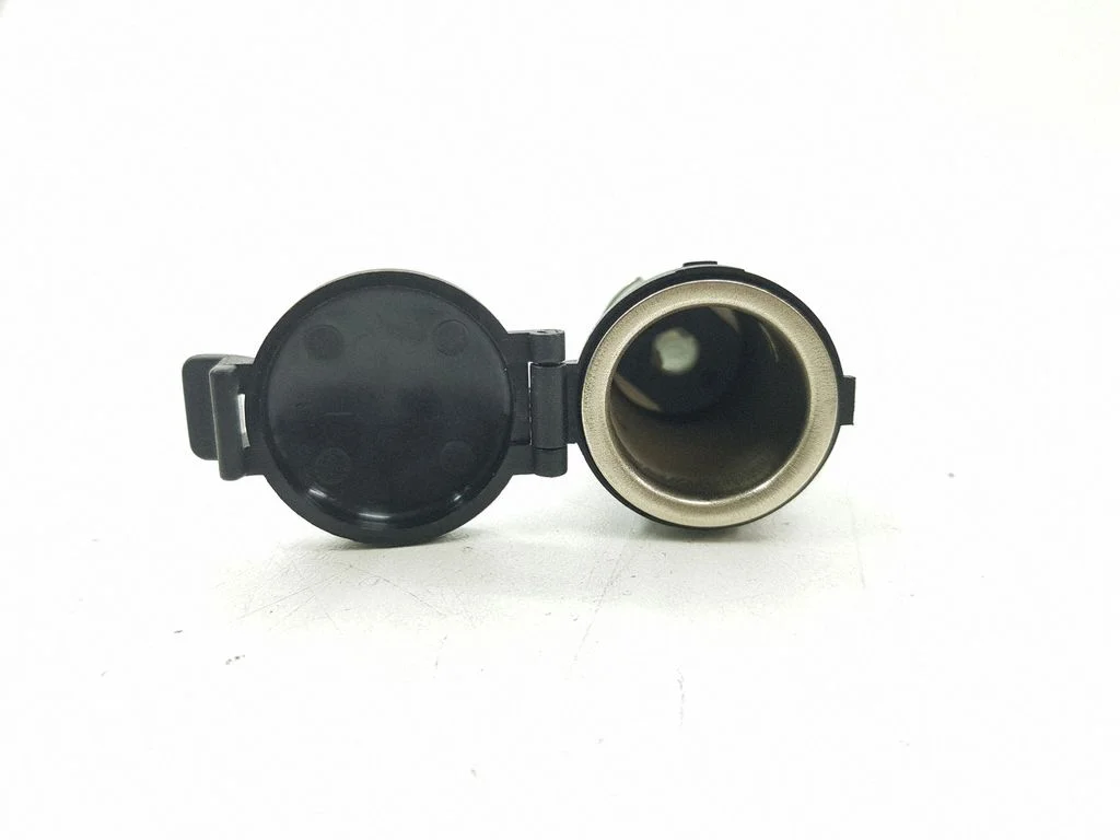 12 V Socket (front)