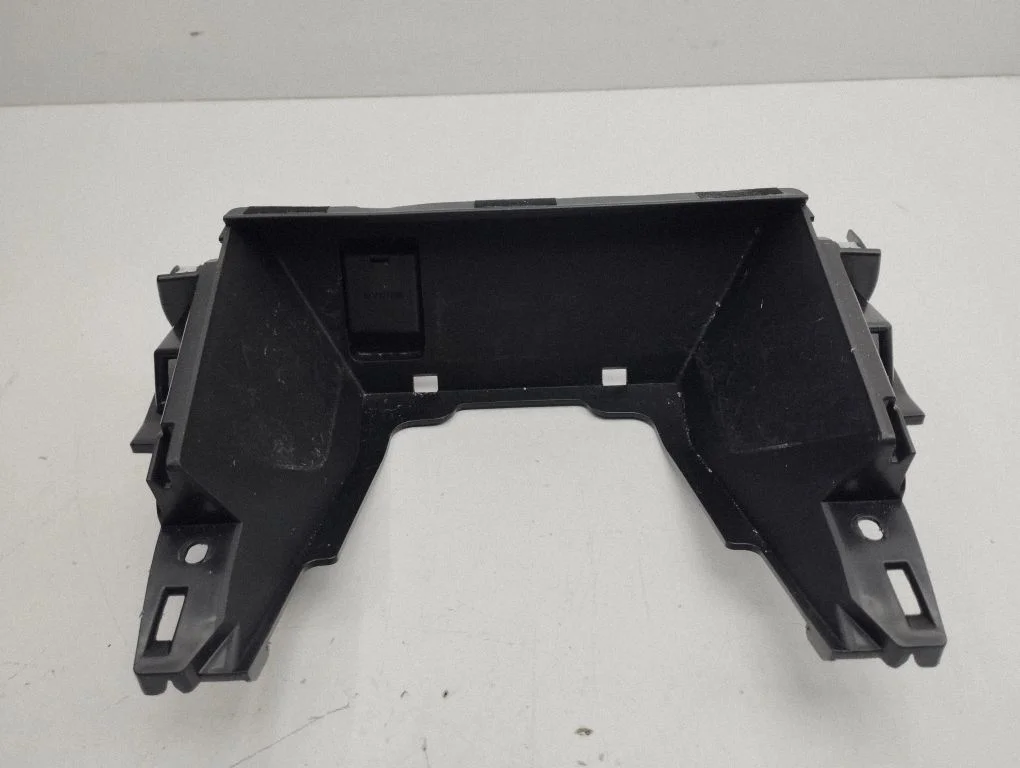 Gniazdo 12 V (przód) – Mazda CX-5 II (2017-2025)