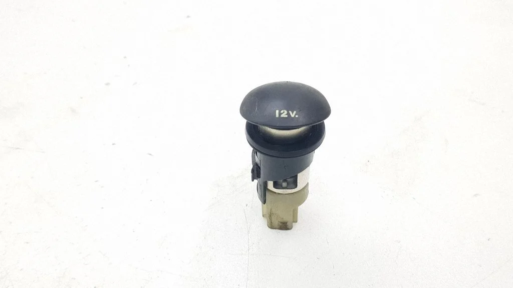 12 V Socket (front)