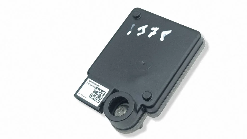 Distronic sensor radar – Tesla Model Y (2020-)