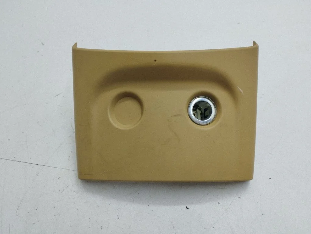 12 V Socket (rear) 7P5863440