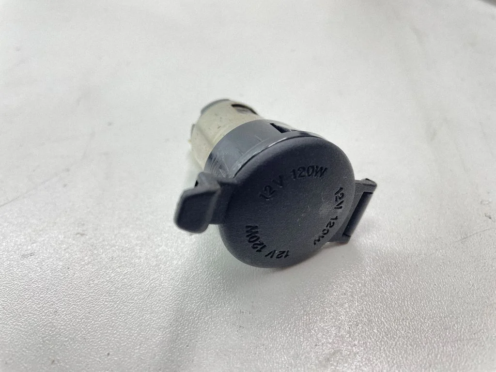 12 V pesa (taga)