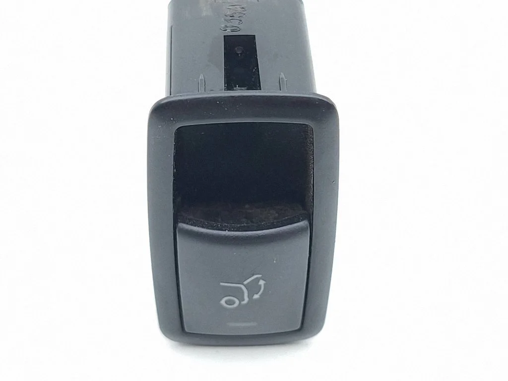 Tailgate opening switch – Mercedes-Benz ML-Class W164 (2005-2011)
