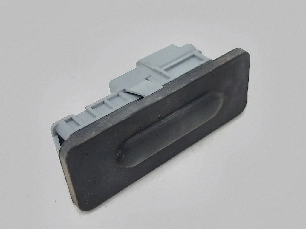 Pakiruumiluugi avamislüliti 906069264R