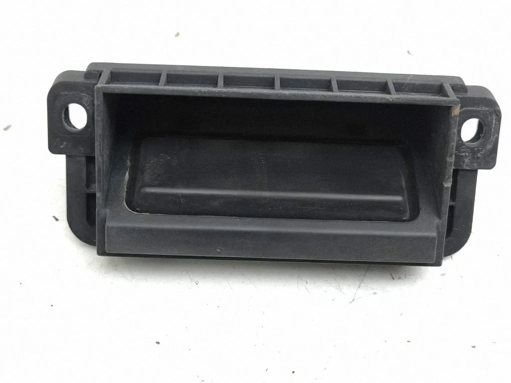 Tailgate opening switch – Mercedes-Benz S-Class W221 (2005-2013)