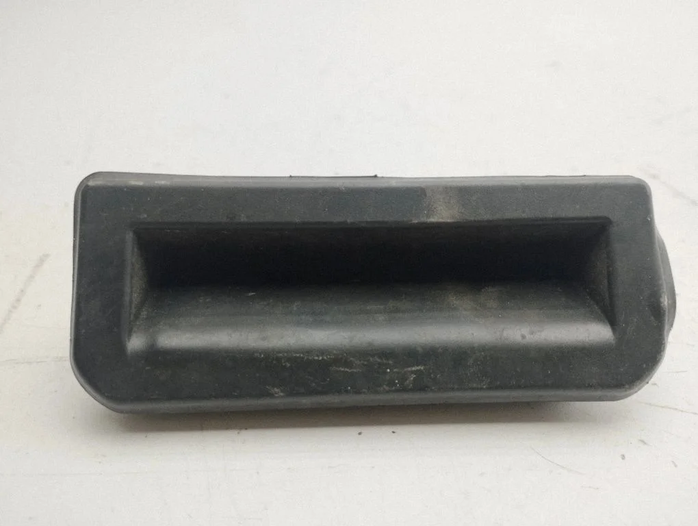 Bagāžnieka vāka atvēršanas slēdzis 6V0827566