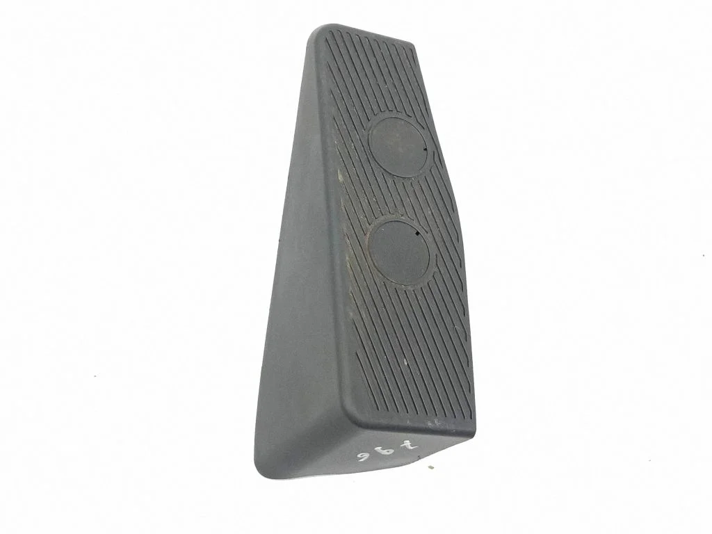 Foot rest pad/dead pedal 84266H8900