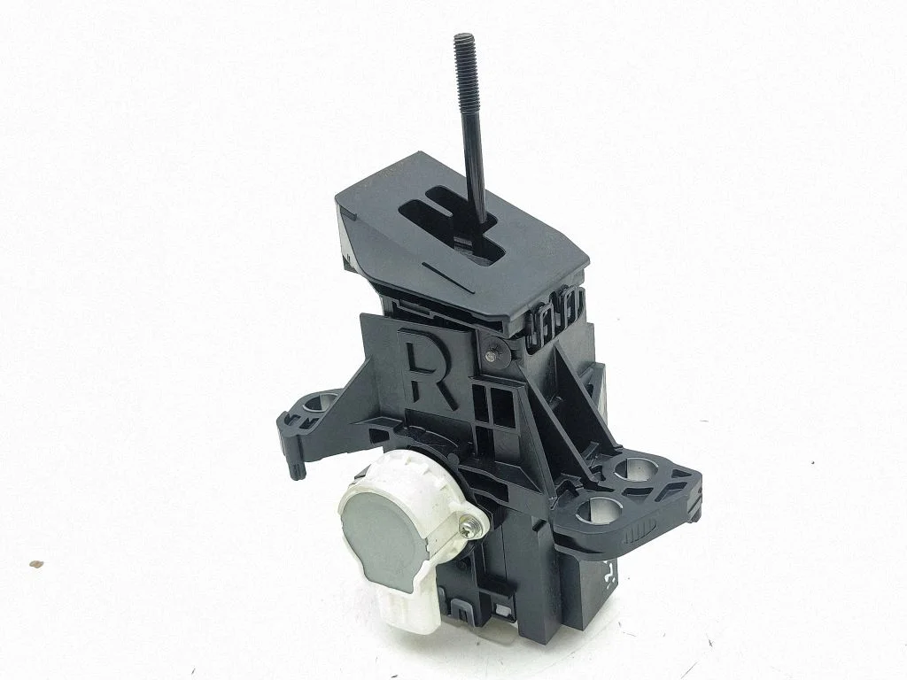 Gear selector 75C832