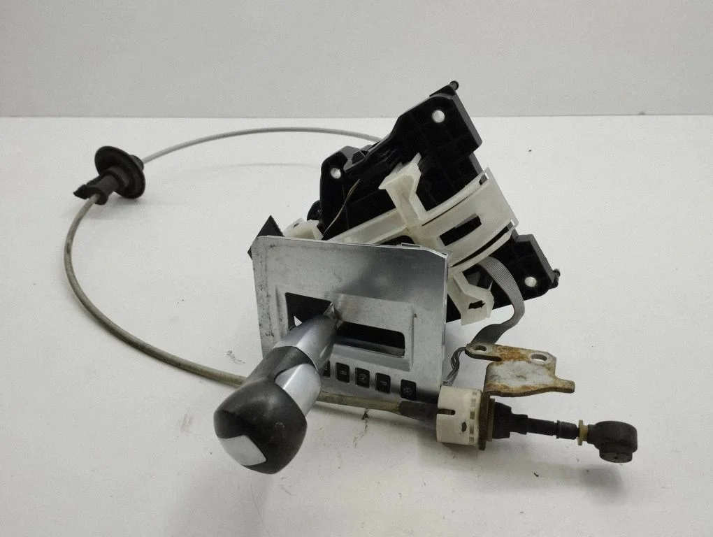 Gear selector 32422613