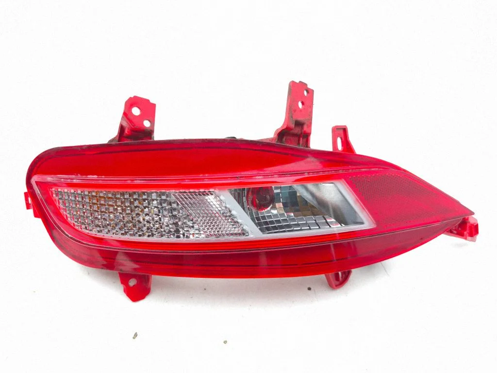 Rear bumper light – right