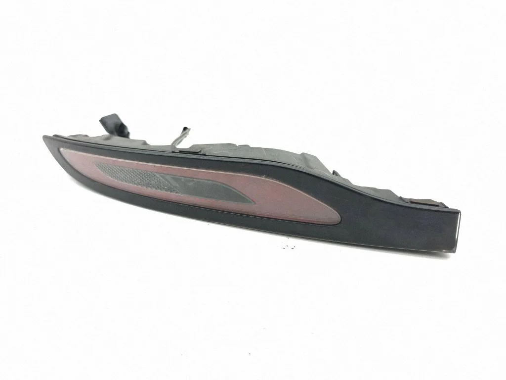 Rear bumper light K8D215K272RH