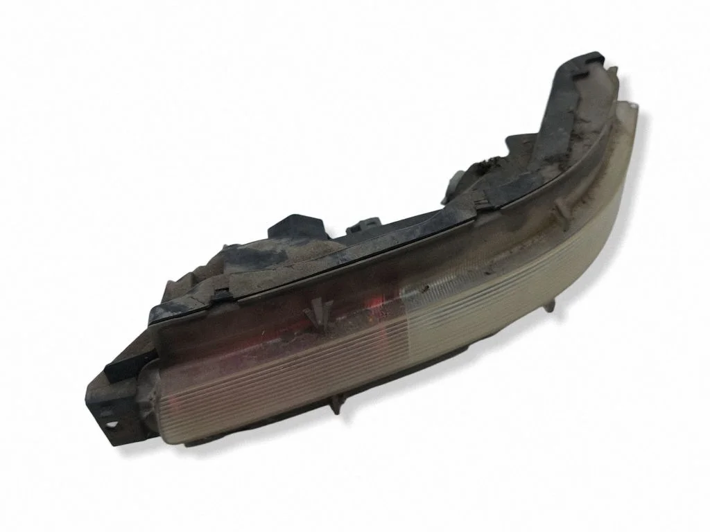 Rear bumper light – right