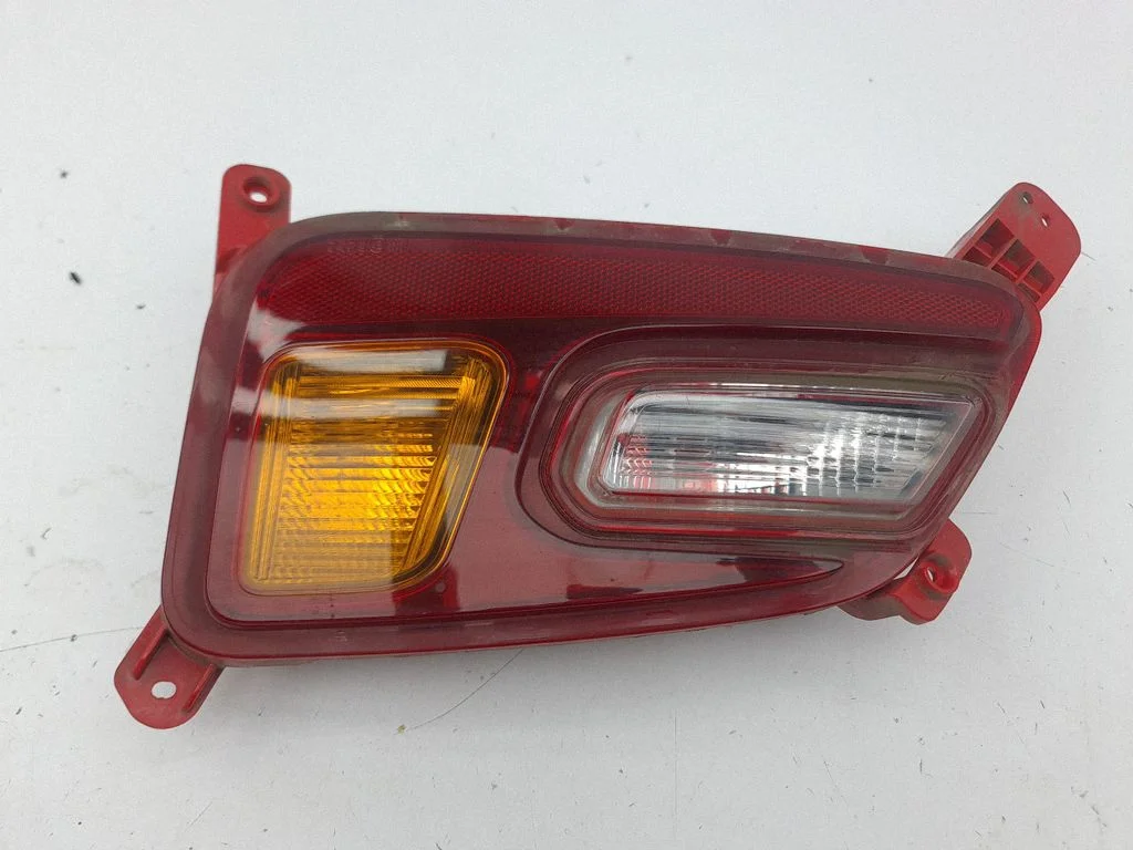 Rear bumper light – right