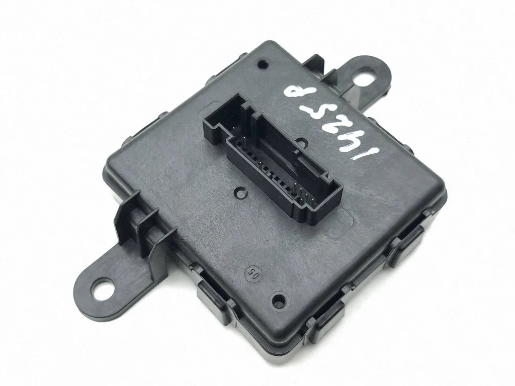 Võtmeta süsteemi KESSY (keyless) juhtplokk/moodul 5WA959436AC