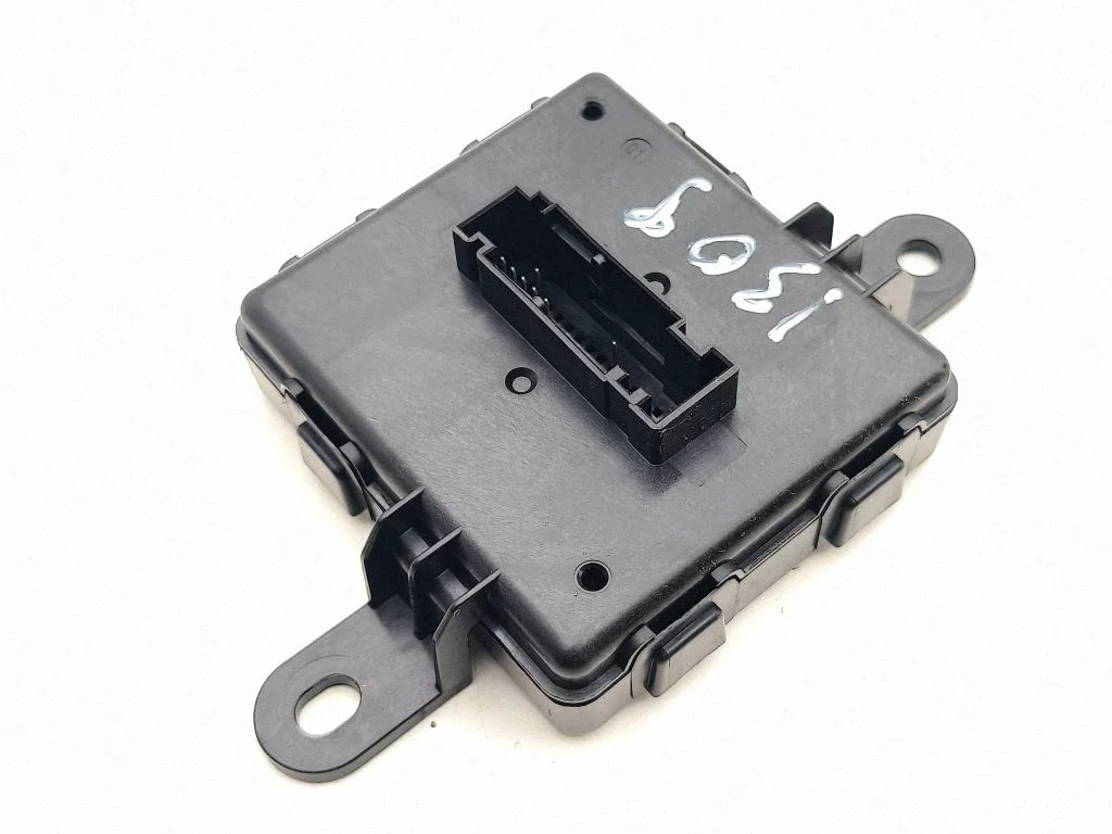 Võtmeta süsteemi KESSY (keyless) juhtplokk/moodul 5WA959436F