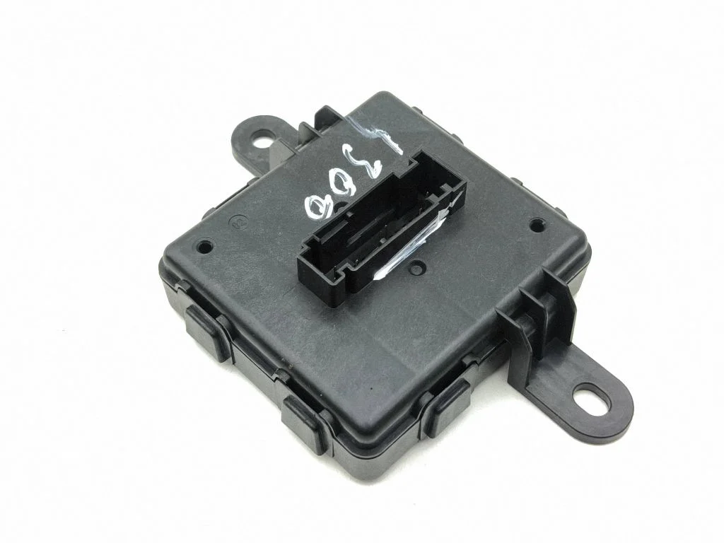 Bezatslēgas sistēmas KESSY (keyless) vadības bloks/modulis 5NA959436P