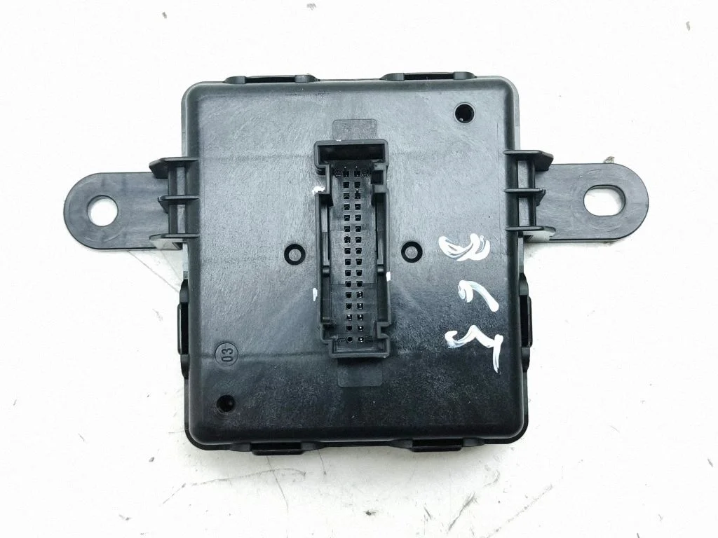 Võtmeta süsteemi KESSY (keyless) juhtplokk/moodul 5WA959436F