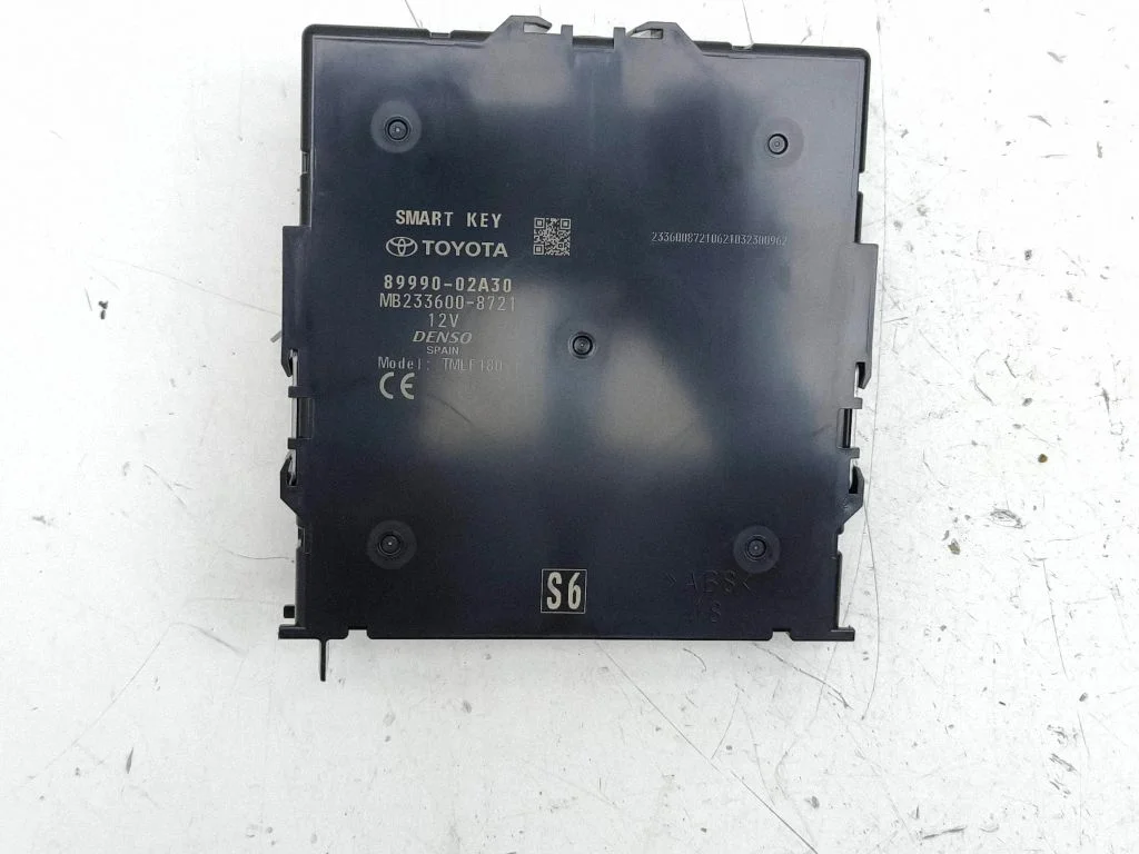 Võtmeta süsteemi KESSY (keyless) juhtplokk/moodul 8999002A30