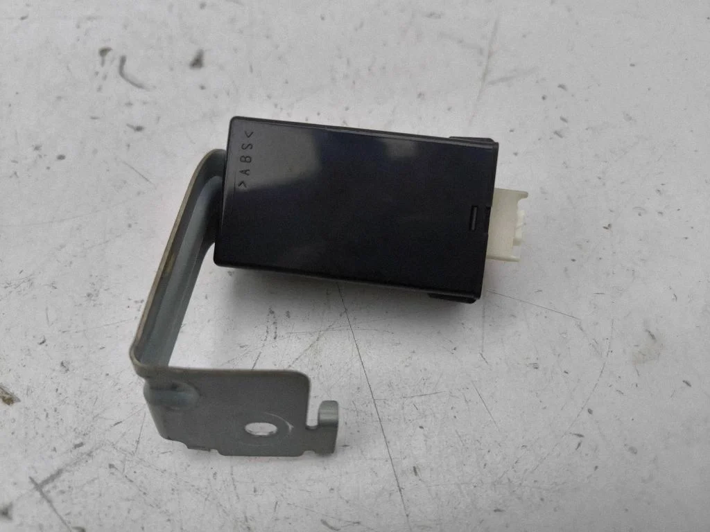 Bezatslēgas sistēmas KESSY (keyless) vadības bloks/modulis EH6467DZ
