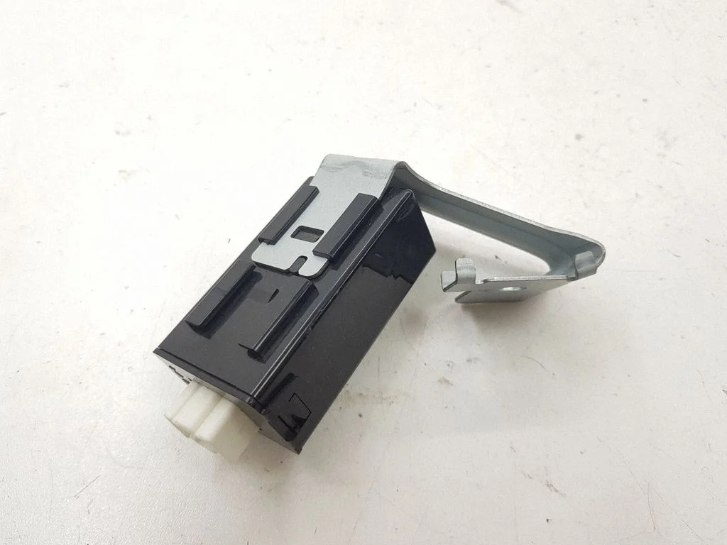Võtmeta süsteemi KESSY (keyless) juhtplokk/moodul EH64675DZ