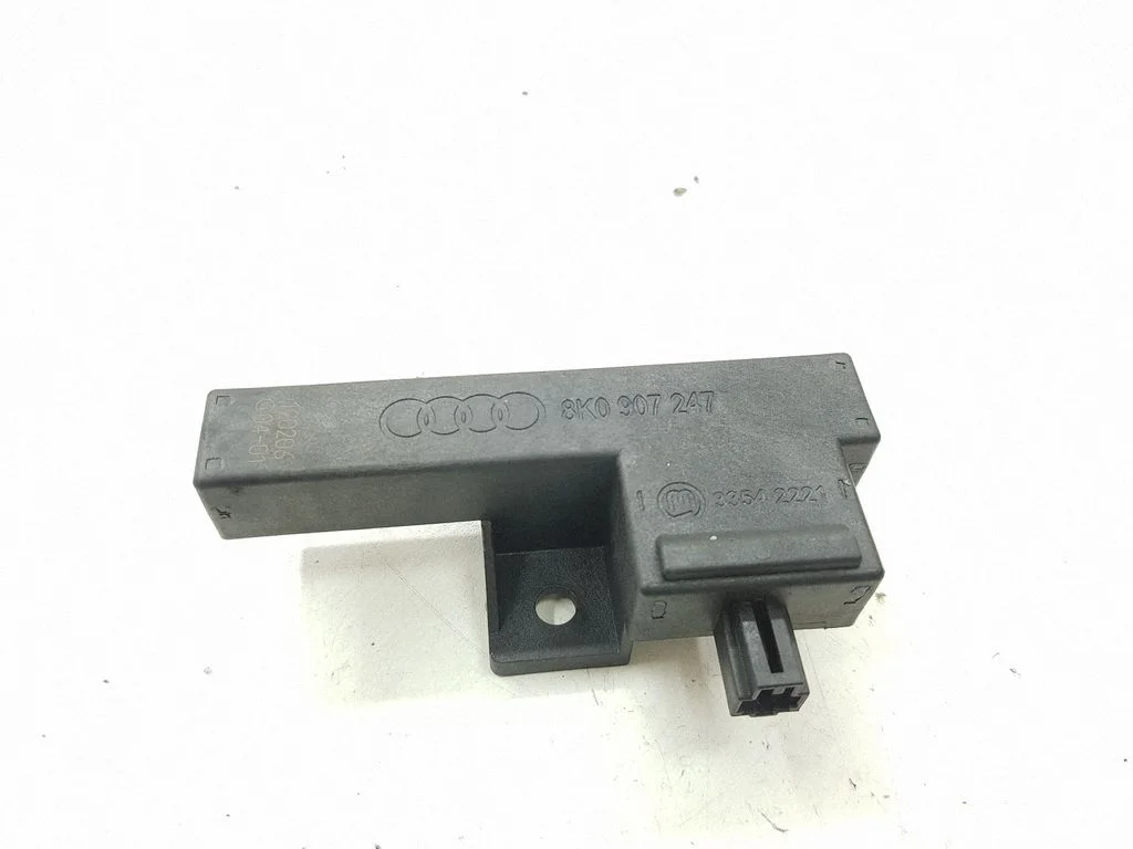 Bezatslēgas sistēmas KESSY (keyless) vadības bloks/modulis 8K0907247