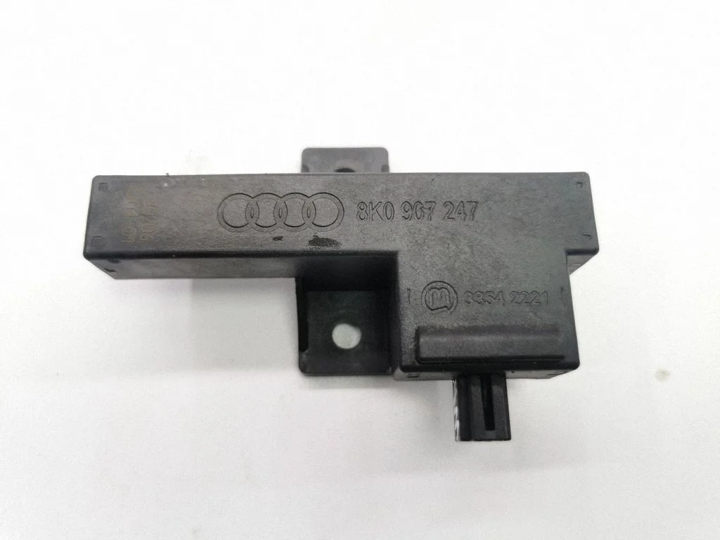 Bezatslēgas sistēmas KESSY (keyless) vadības bloks/modulis 8K0907247