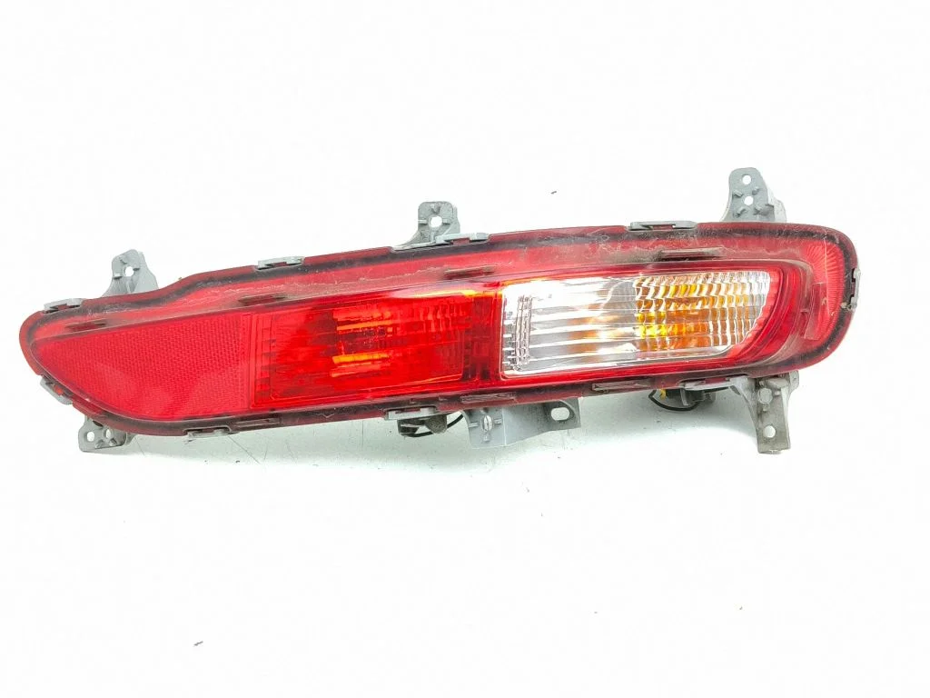Rear bumper light – right