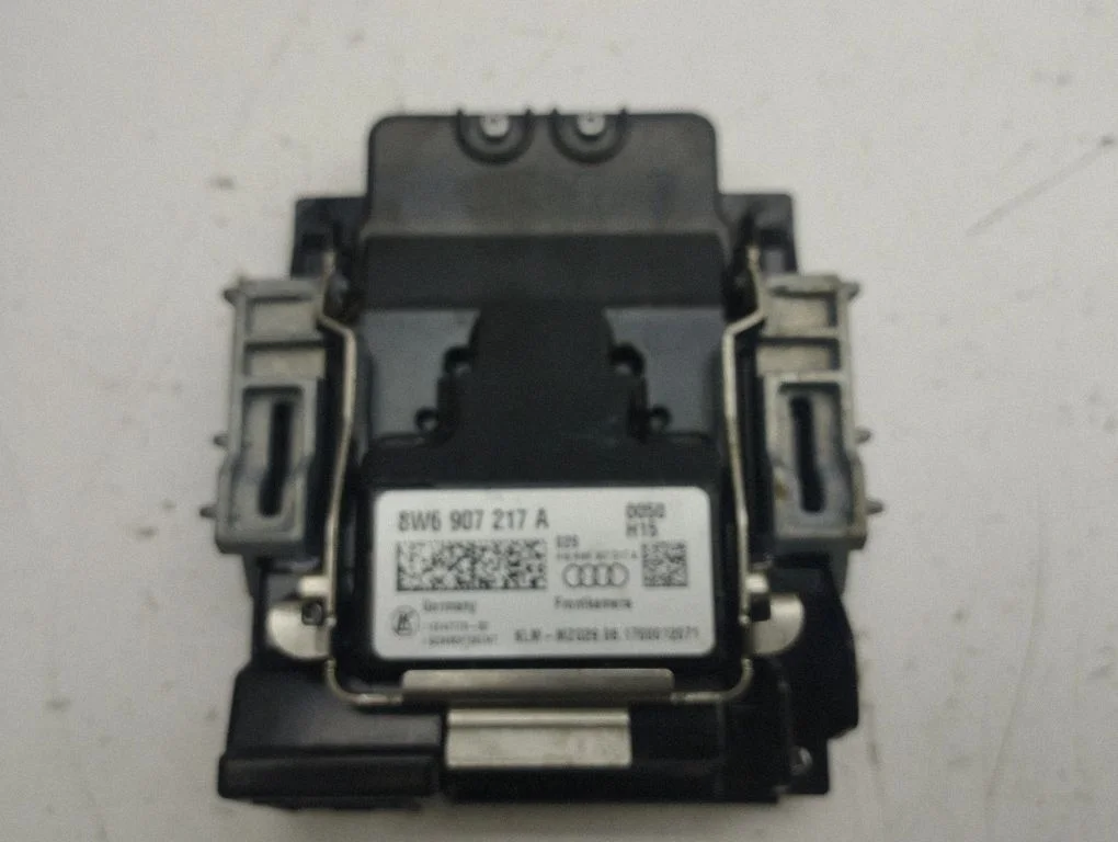 Tuuleklaasi kaamera 8W6907217A