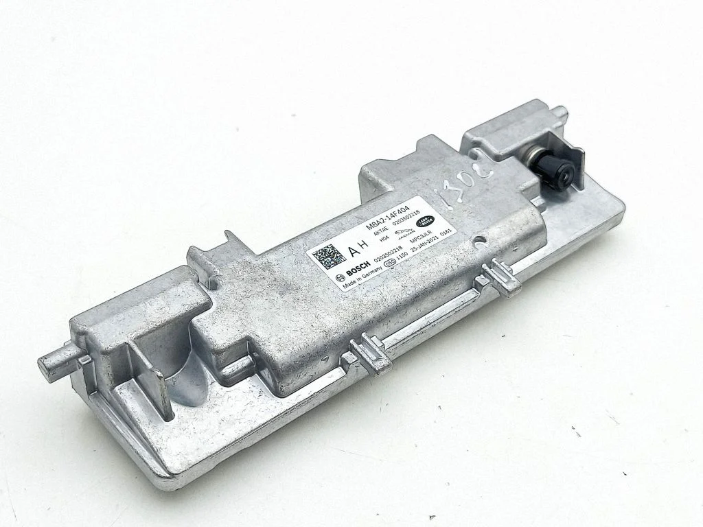 Tuuleklaasi kaamera M8A214F404