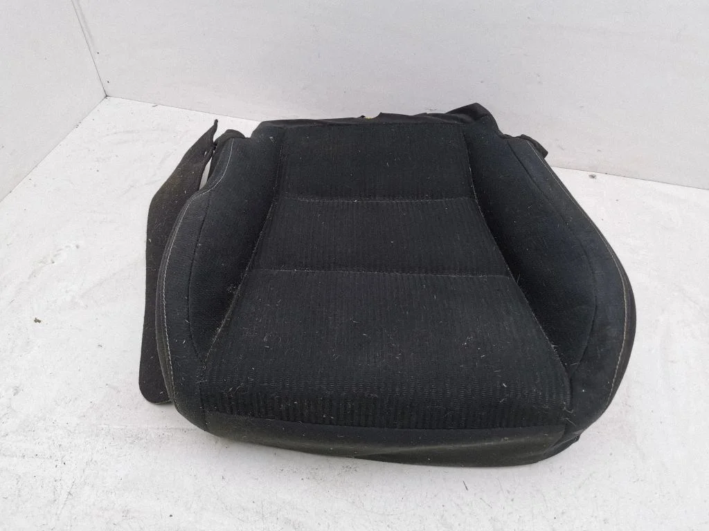 Esimese kõrvalistuja istme alus – Toyota RAV 4 (XA40) (2012-2018)