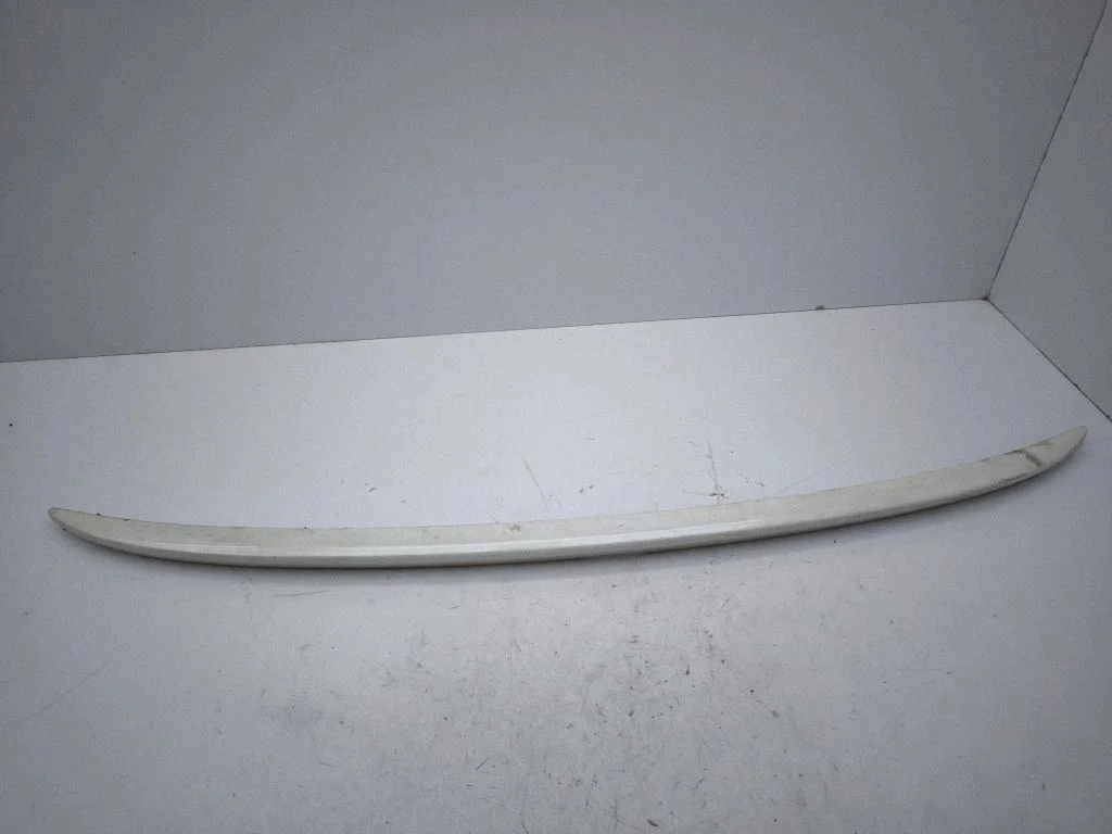 Tailgate/trunk spoiler 7608530050