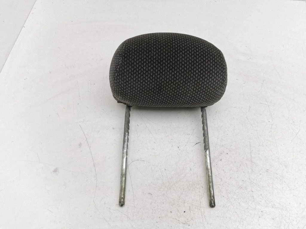 Front seat headrest – Ford Orion (1991-1993), right