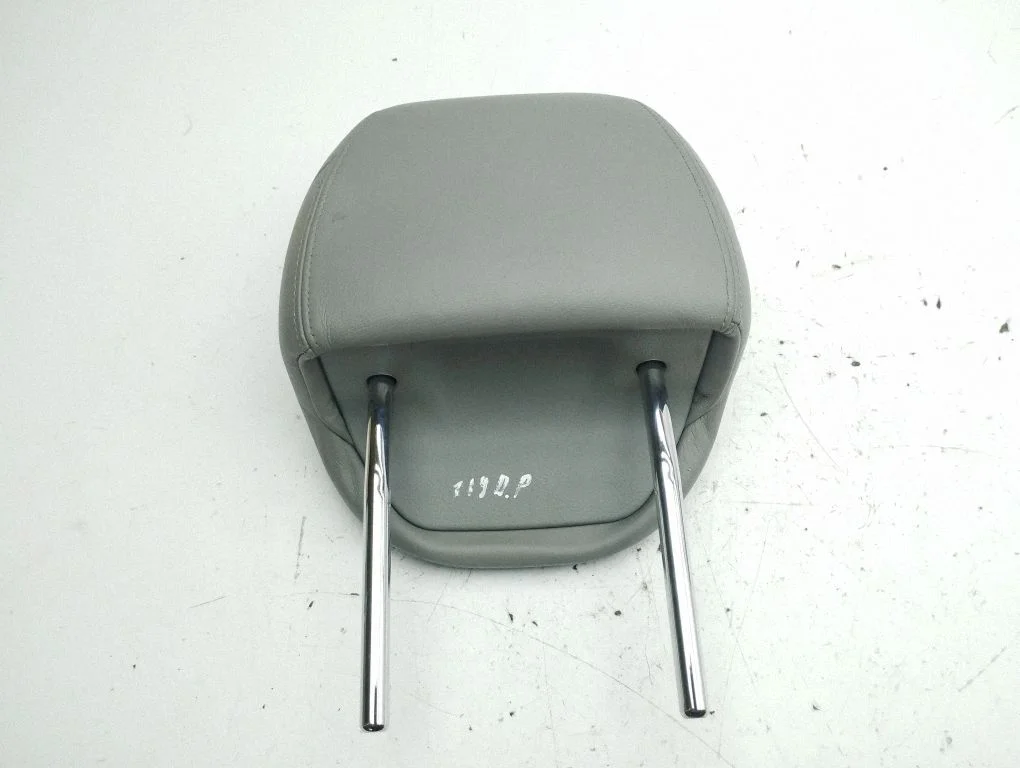 Front seat headrest – Porsche Cayenne (9PA) (2002-2010)