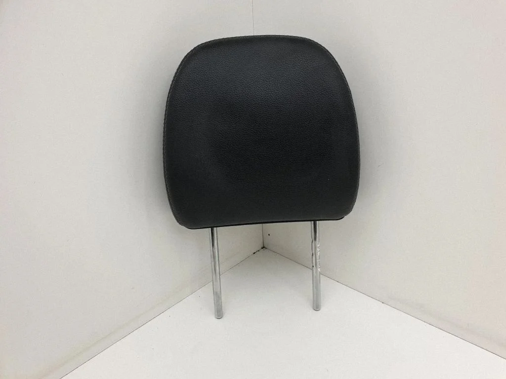 Front seat headrest – Mitsubishi Outlander (2013-2021)