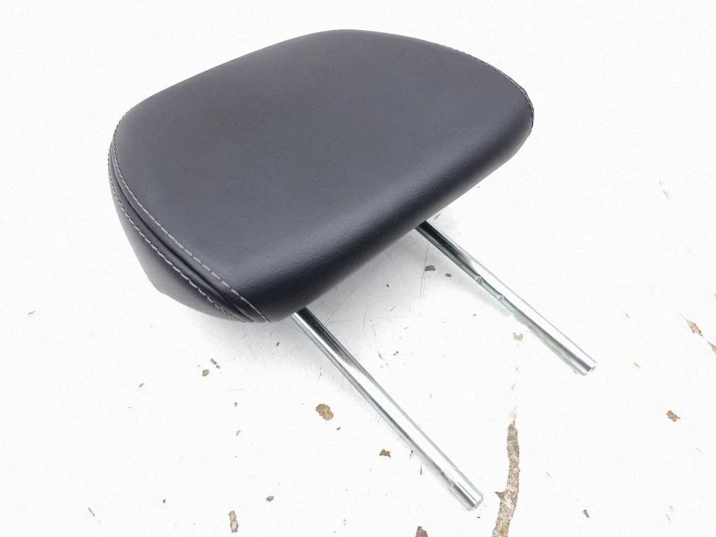 Rear seat headrest – Mitsubishi Outlander (2007-2012)
