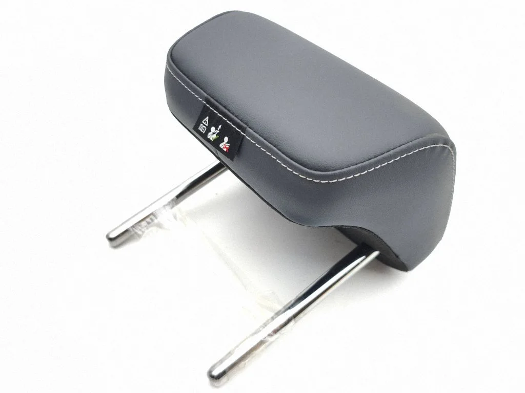 Rear seat headrest – centre