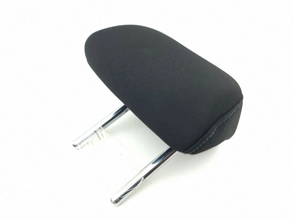 Rear seat headrest – centre