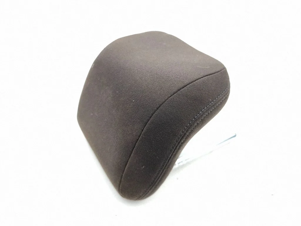 Rear seat headrest – centre