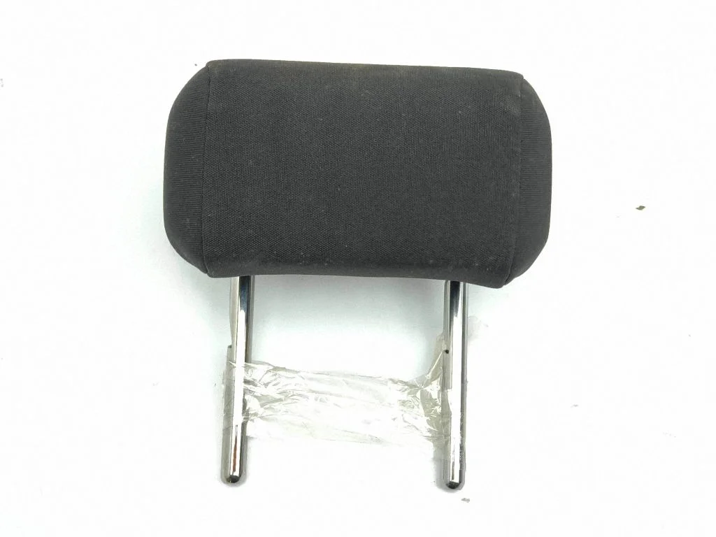 Rear seat headrest – centre