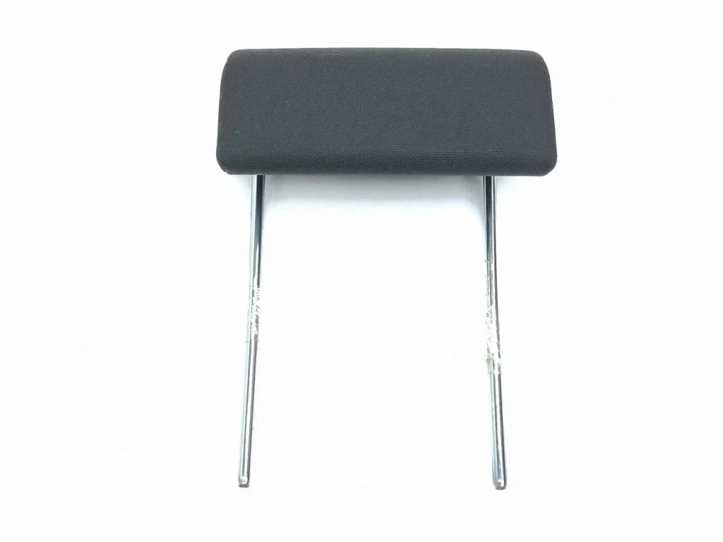 Rear seat headrest – centre