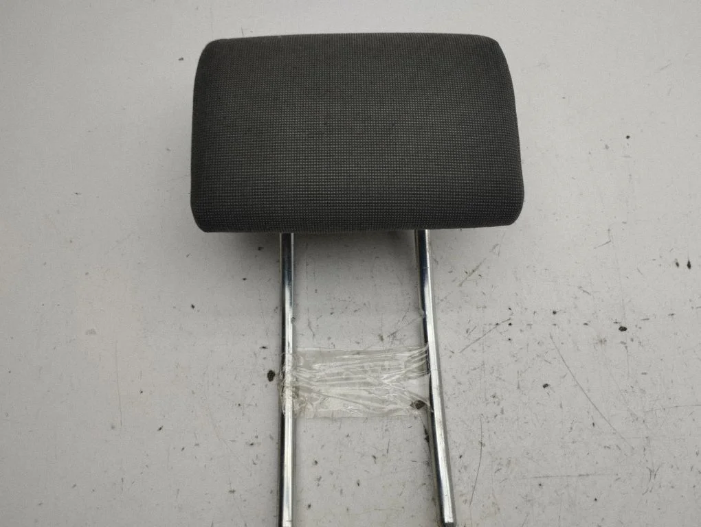 Rear seat headrest – Ford Focus C-MAX (2003-2010)