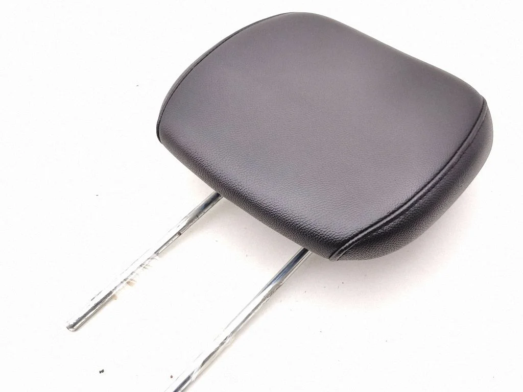 Third row seat headrest – Chrysler Grand Voyager V (2007-2015)